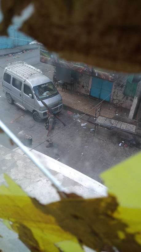 تواصل الاشتباكات في كريتر بالعاصمة عدن والأهالي يستغيثون