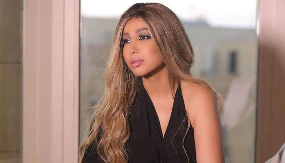 الفنانة أروى تبكي بشدة خلال حديثها عن اليمن: لا أمل لنا في العودة!