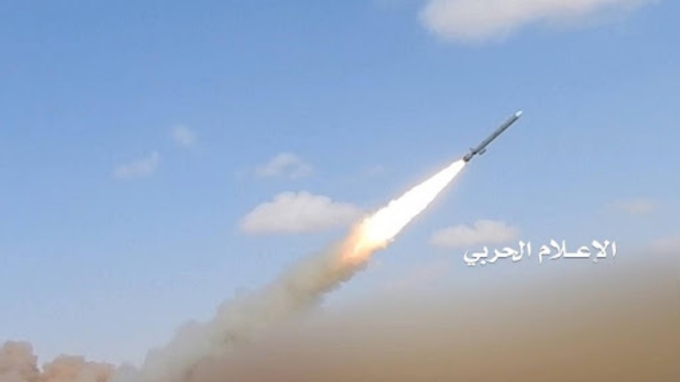 مليشيا الحوثي تطلق صاروخا باليستيا من مطار تعز وترتكب مجزرة جديدة بحق المدنيين
