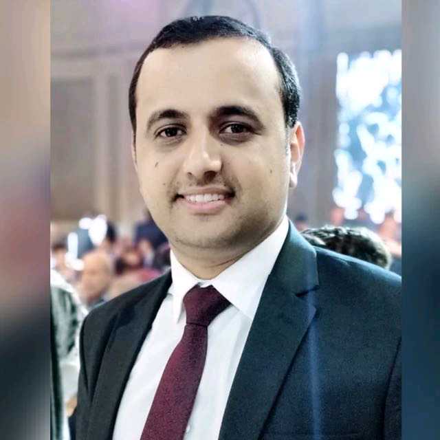 الصحفي سلطان مغلس:شكاوى من تفشي ظاهرة النصب والإحتيال لبعض اليمنيين في القاهرة