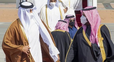 أمير قطر يصل الرياض وجلسة مباحثات مع ولي العهد محمد بن سلمان ووزير الخارجية التركية وهذه أخر المستجدات