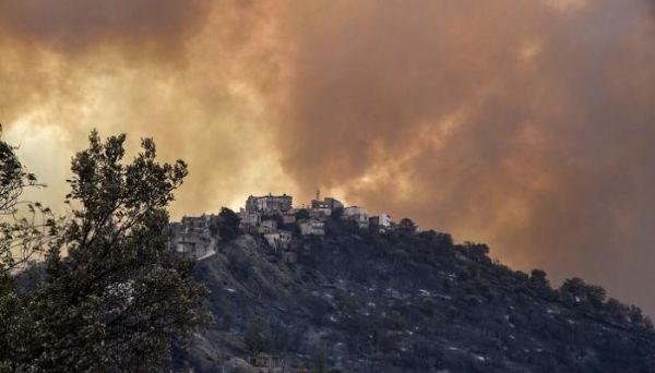 ملك المغرب يوجه بمساعدة الجزائر في مواجهة حرائق الغابات