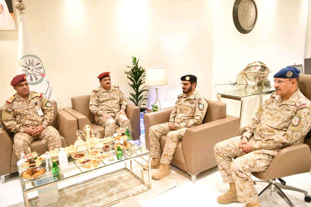 الرياض.. وزير الدفاع اليمني يزور قيادة القوات المشتركة