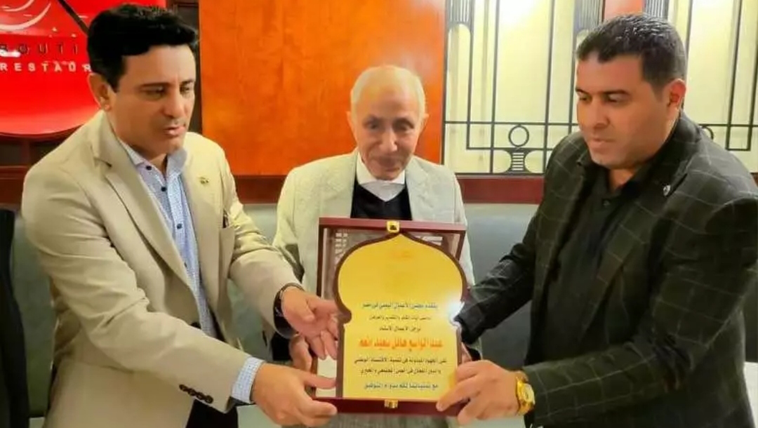 سفير اليمن لدي القاهرة يشهد تكريم رجل الاعمال الحاج عبد الواسع هايل