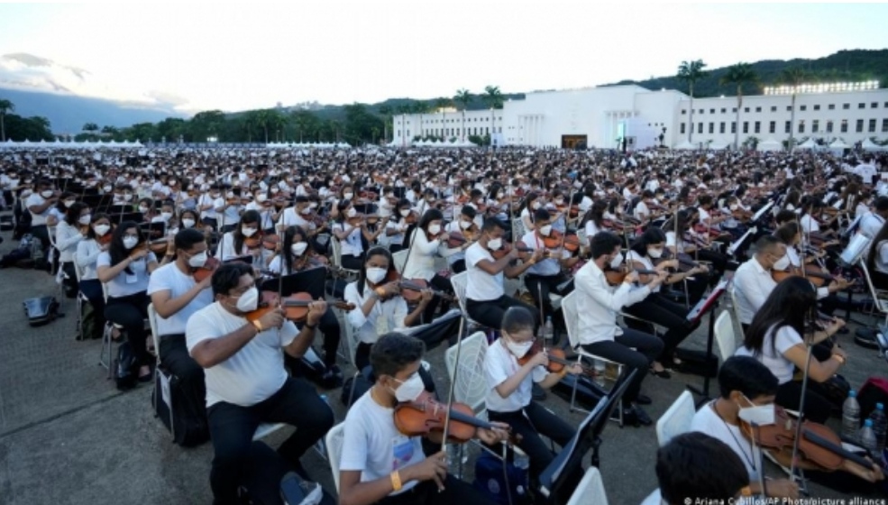 12 ألف موسيقي يعزفون لإدخال فنزويلا موسوعة غينيس للأرقام القياسية