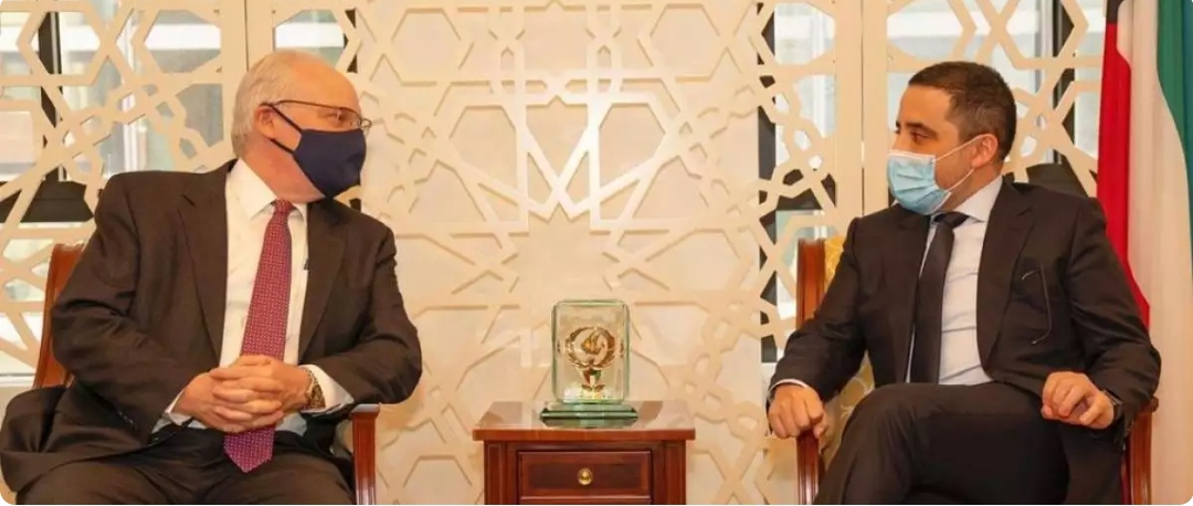 وزير خارجية الكويت ومبعوث أمريكي يبحثان تطورات أزمة اليمن