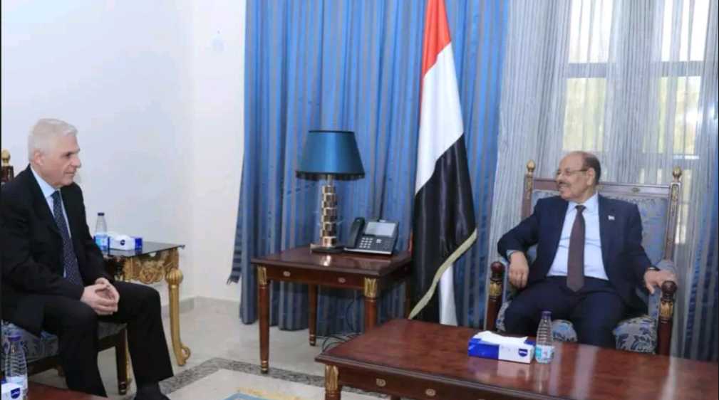 نائب رئيس الجمهورية يلتقي السفير الروسي لدى اليمن بمناسبة انتهاء فترة عمله
