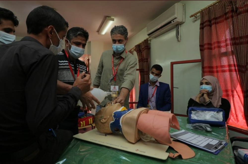 الصحة العالمية تتحدث عن مخاطر محدقة باليمنيين وتعلن عن جهود لبناء قدرات العاملين الصحيين