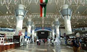الكويت تمدد العمل بقرار حظر دخول غير المواطنين إلى البلاد حتى إشعار آخر